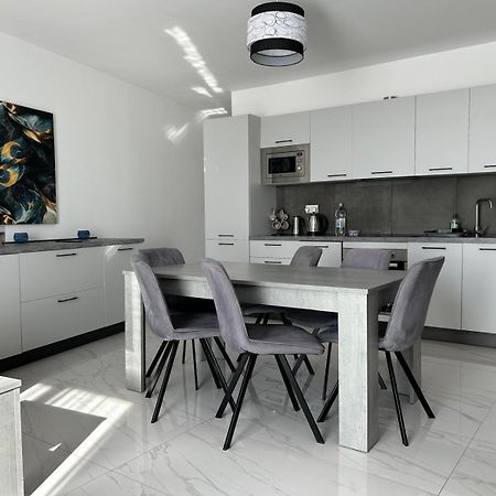 Exceptional 3-Bedroom Apartment, Sliema - Tigne Point! Eksteriør billede