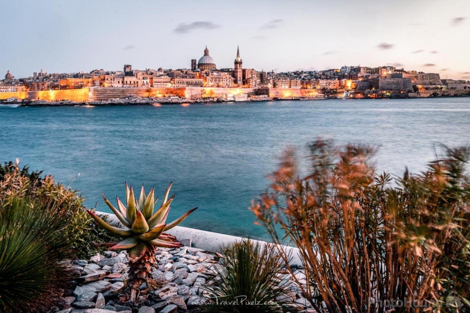 Exceptional 3-Bedroom Apartment, Sliema - Tigne Point! Eksteriør billede