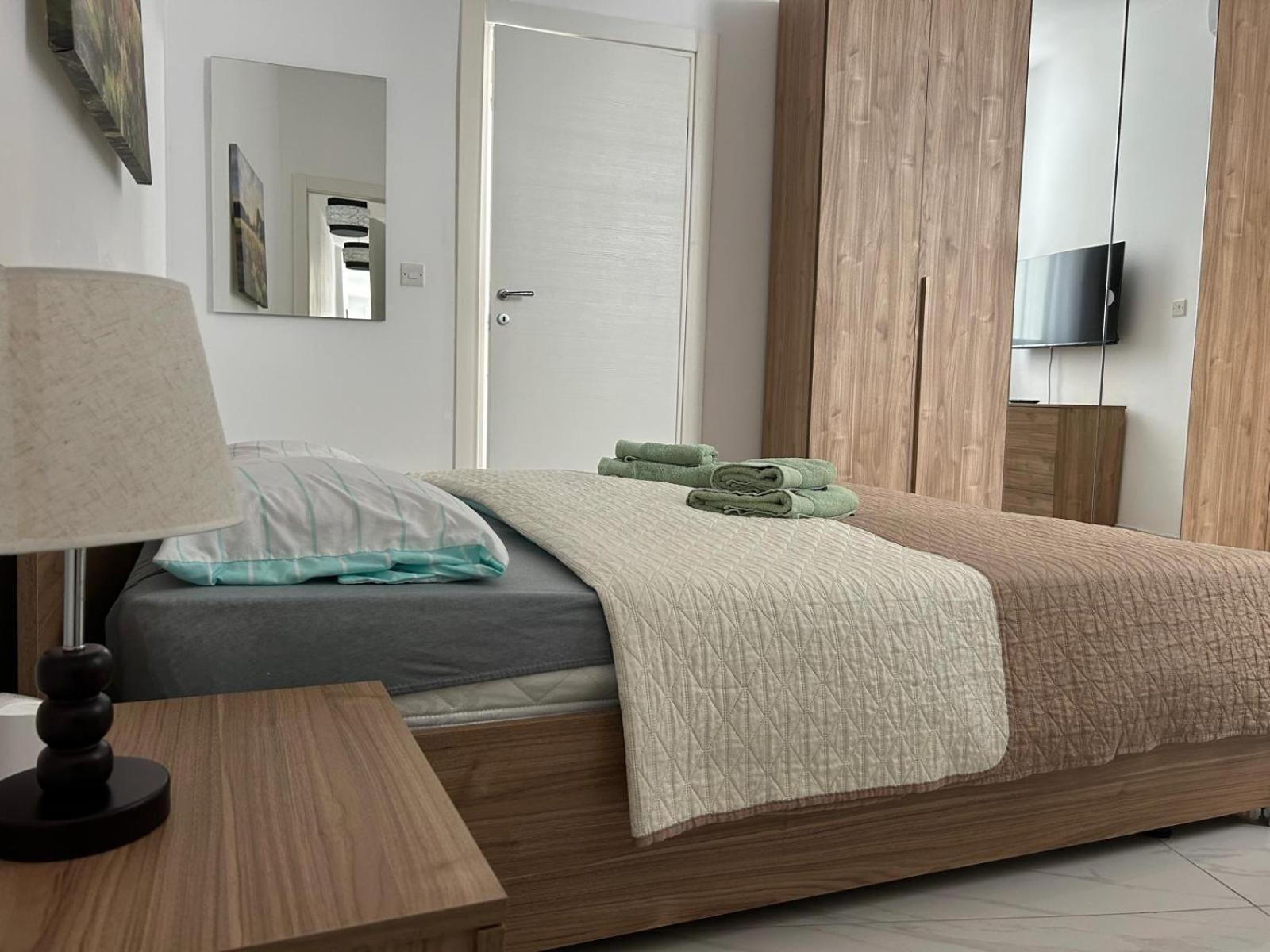 Exceptional 3-Bedroom Apartment, Sliema - Tigne Point! Eksteriør billede