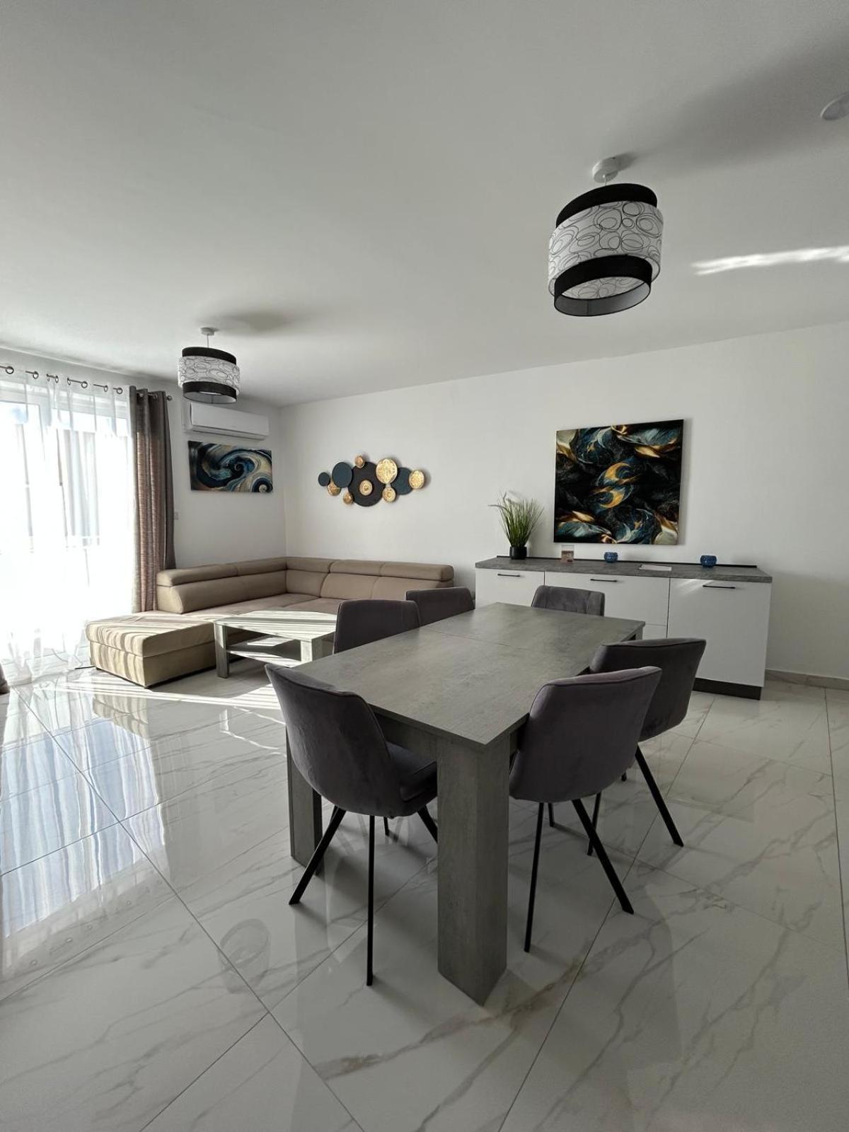Exceptional 3-Bedroom Apartment, Sliema - Tigne Point! Eksteriør billede