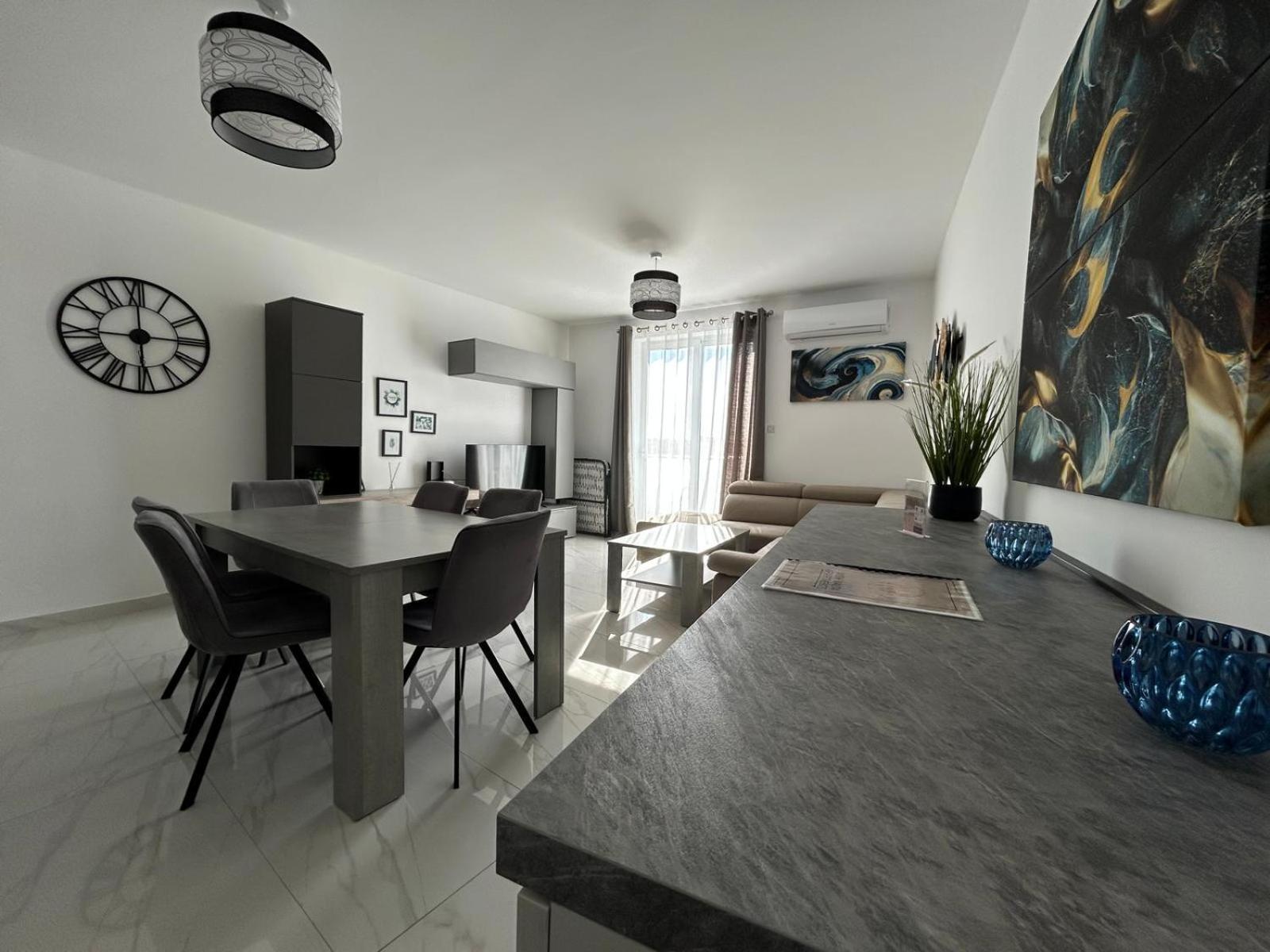 Exceptional 3-Bedroom Apartment, Sliema - Tigne Point! Eksteriør billede